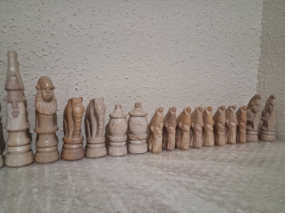 Vintage Hand Carved Marble Chess Pieces Elephant Rooks 32 Pc Set Natural Stone